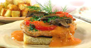 Рецепт: Эскалоп с томатным соусом и чесноком